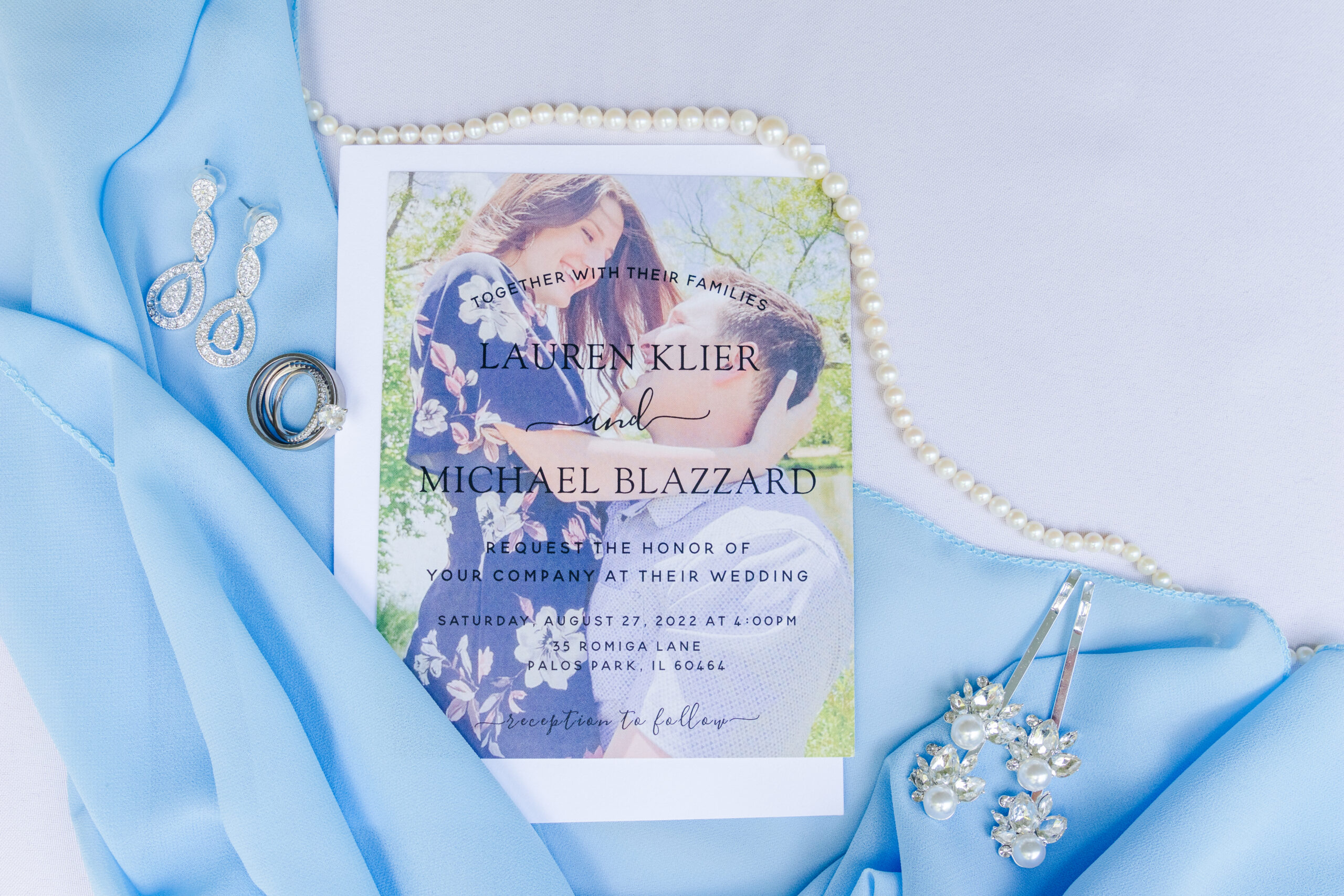 Every detail tells part of your story, even the ones you didn’t plan. I love creating flat lay photos that preserve the beauty of your wedding day details, but it’s often the unexpected, in-between moments that truly bring your gallery to life. From your grandmother’s handwritten note to a windblown veil, these unplanned snapshots capture the heart of your day. #WeddingPhotographerNorthernGeoriga #CandidWeddingPhotos #WeddingFlatLay #DocumentaryWeddingPhotography